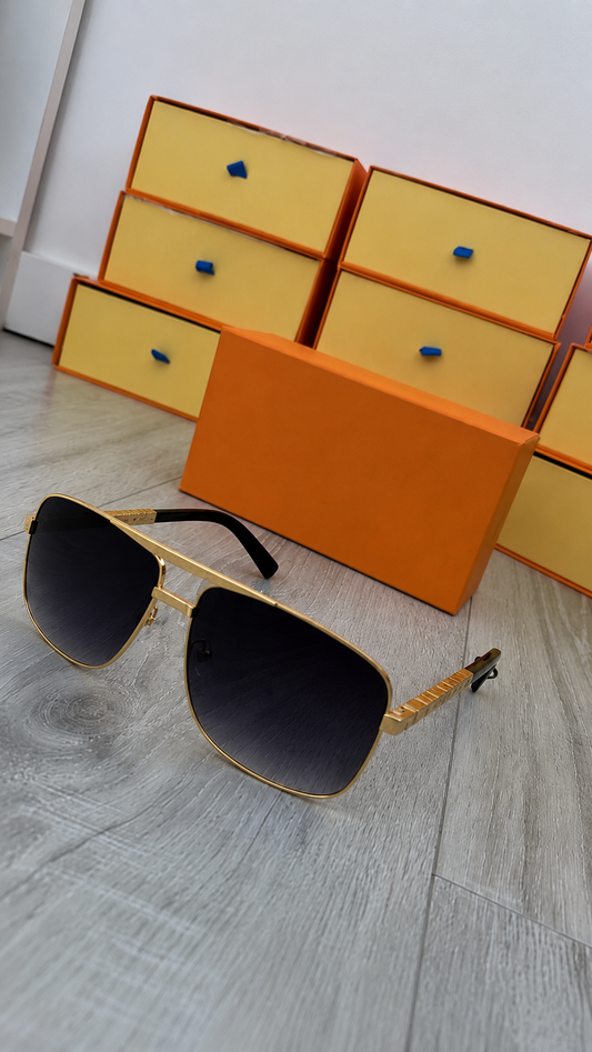 VTN ATTITUDE GLASSES - IN HAND